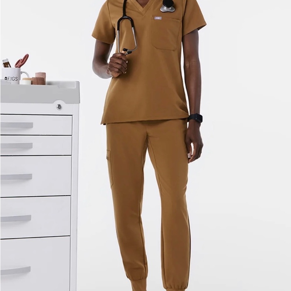 Figs - Earth - Catarina top - Zamora Joggers